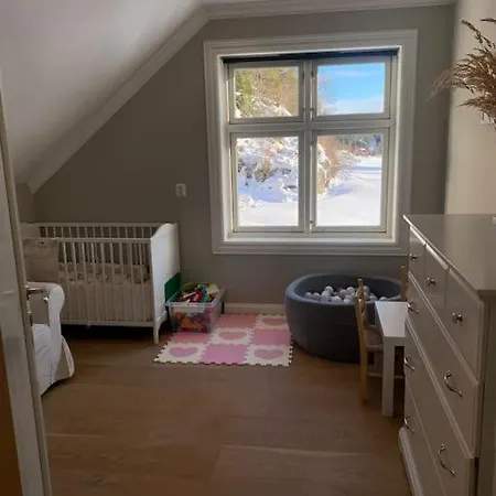 Eikeland Gard Feriehus