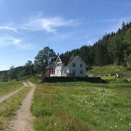 Eikeland Gard Сasa de vacaciones